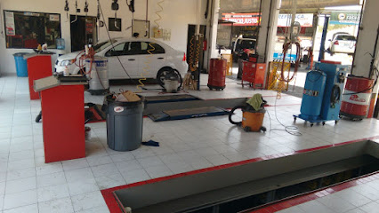 Dirección, horario, teléfono y opiniones de Grease Monkey Leon Martinica en León