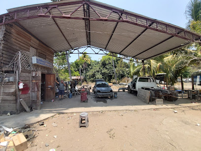 Dirección, horario, teléfono y opiniones de Taller de Hojalateria y Pintura El Rapido en Zihuatanejo